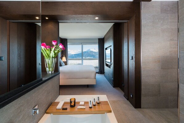Alpina Suite | 1 habitación, ropa de cama de alta calidad y minibar 