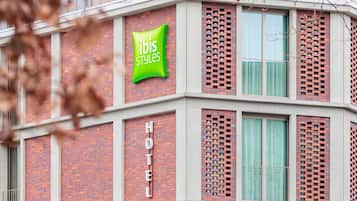 المنشأة من الخارج