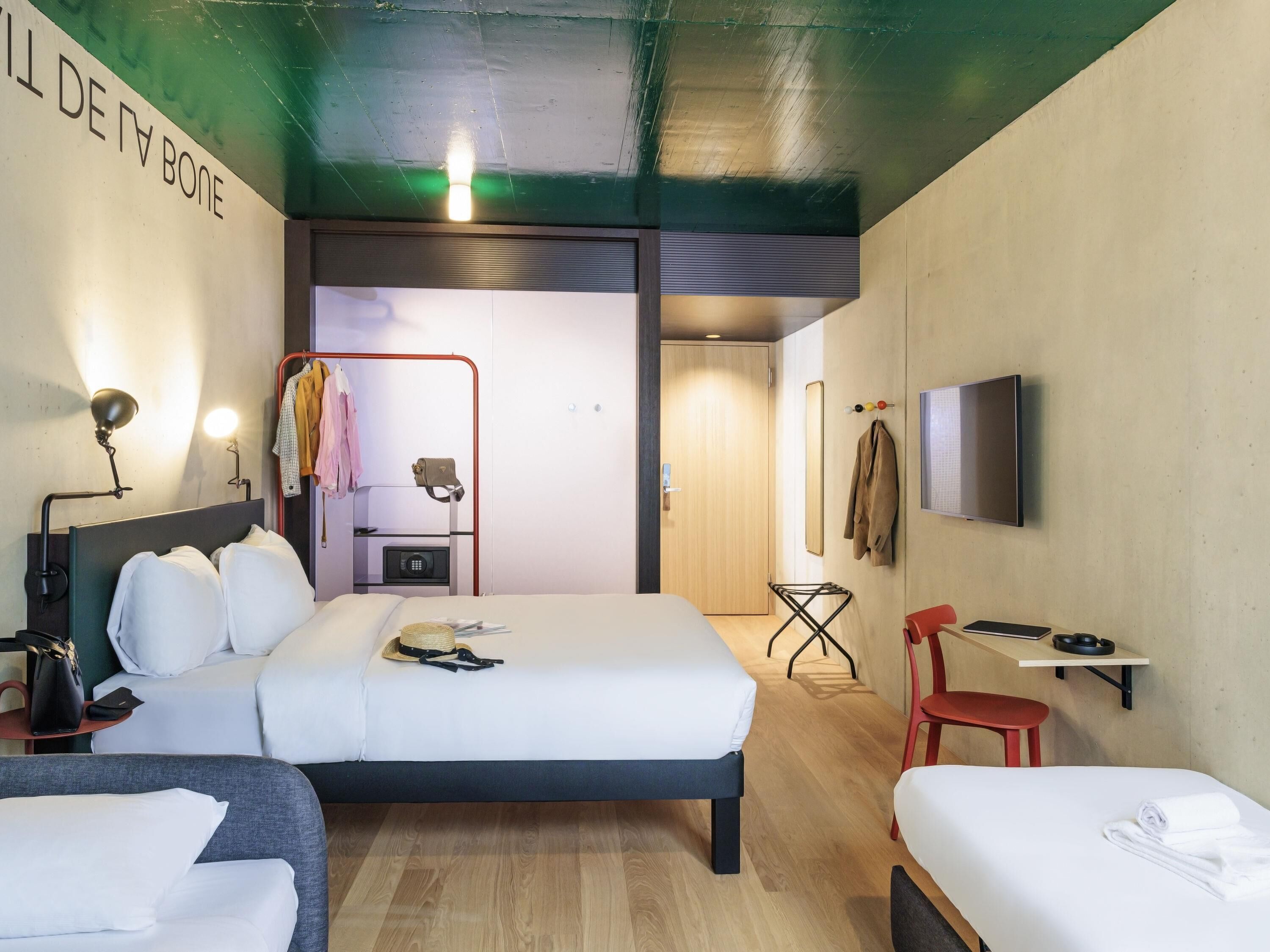 Family Room, Multiple Beds | Premium bedding, in-room safe, blackout curtains, soundproofing