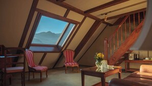 Junior Double Room, 1 King Bed, Non Smoking, Garden View | Premium bedding, down comforters, desk, laptop workspace - Hotel Regina Wengen (Lauterbrunnen)