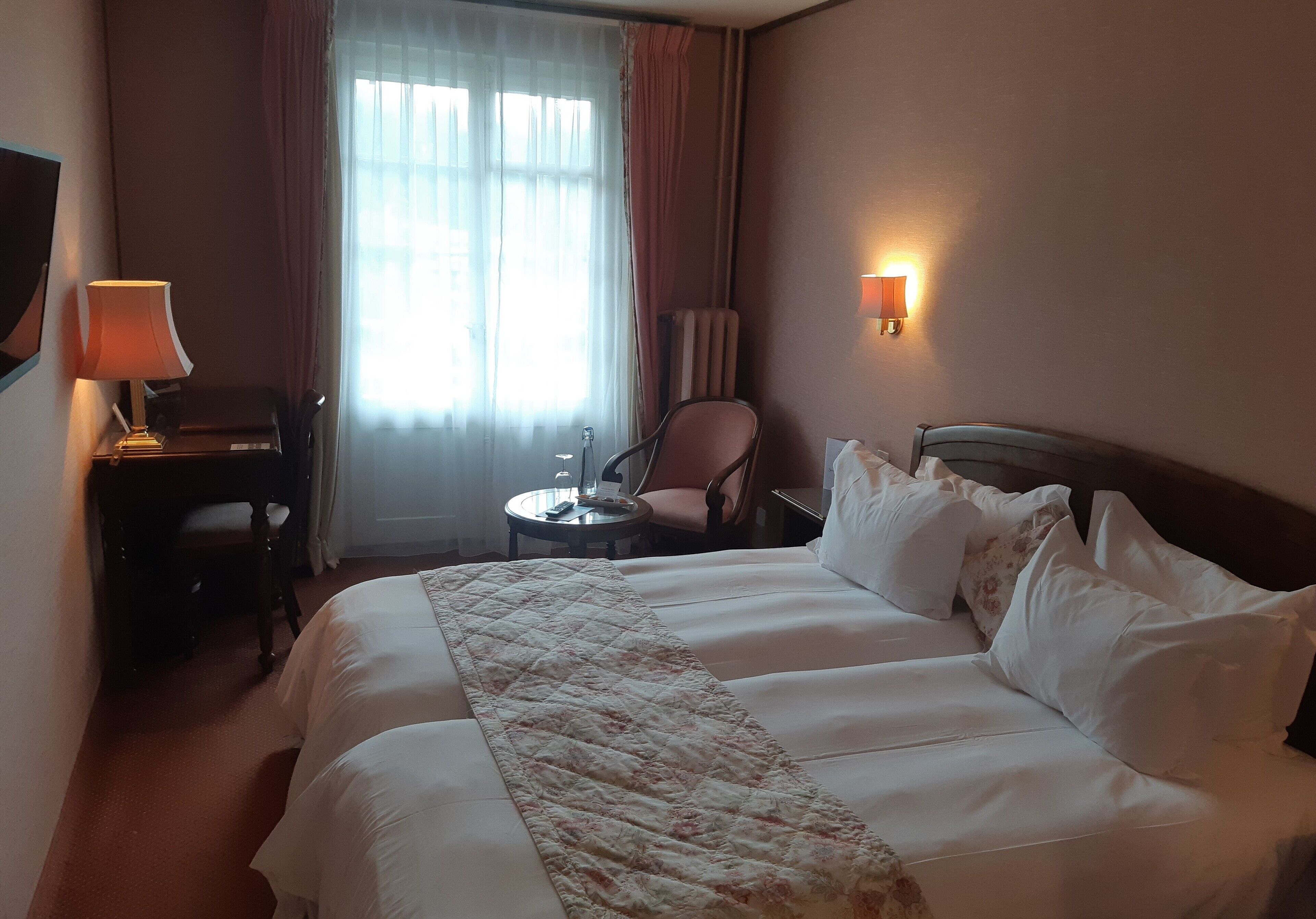 Ropa de cama de alta calidad, edredón y escritorio 