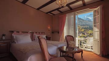 Deluxe Double Room, Balcony | Peralatan tempat tidur premium, gebar bulu kapas