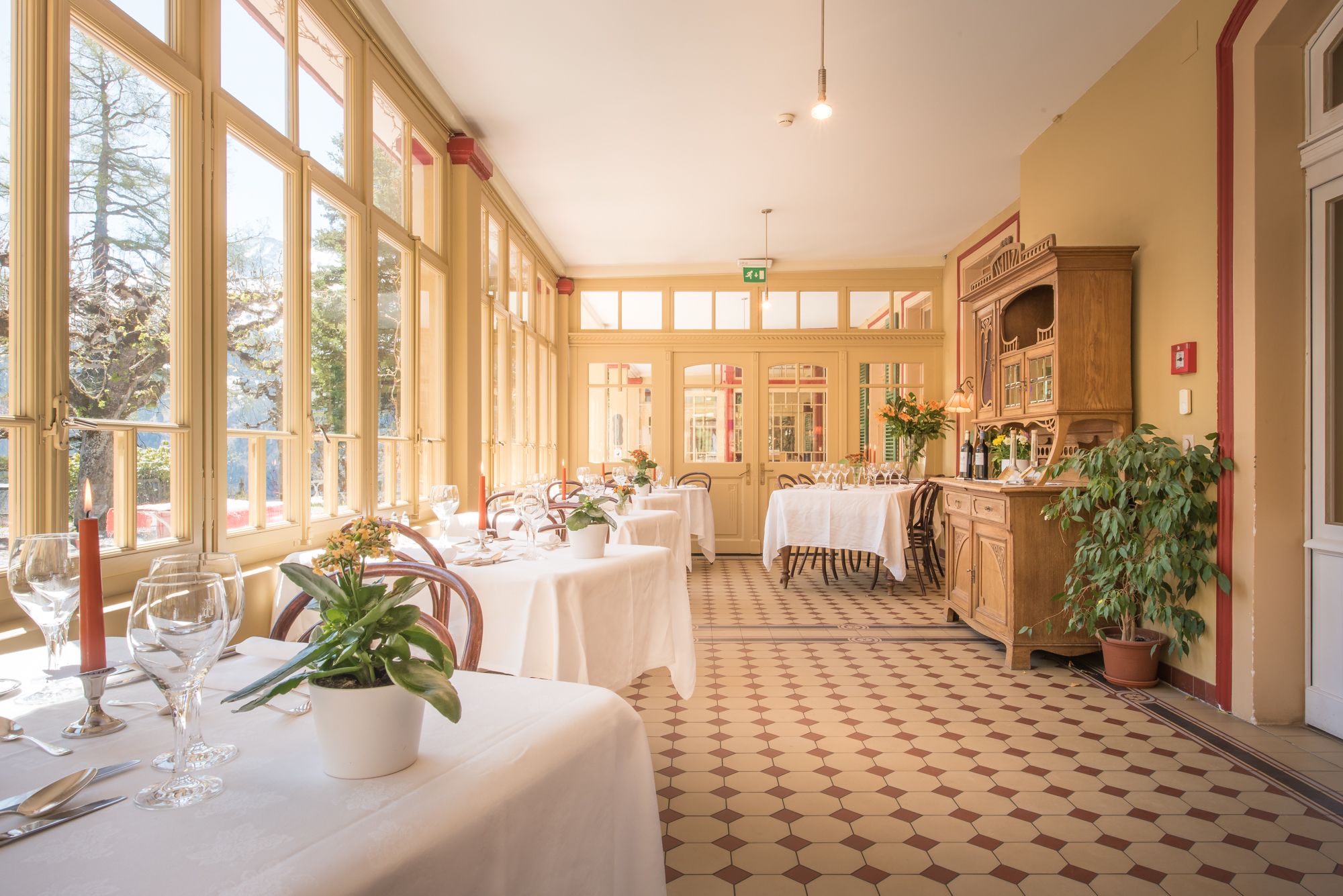 breakfast and dinner served, regional cuisine