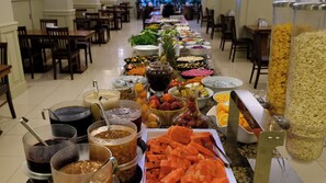 Petit déjeuner servi sur place