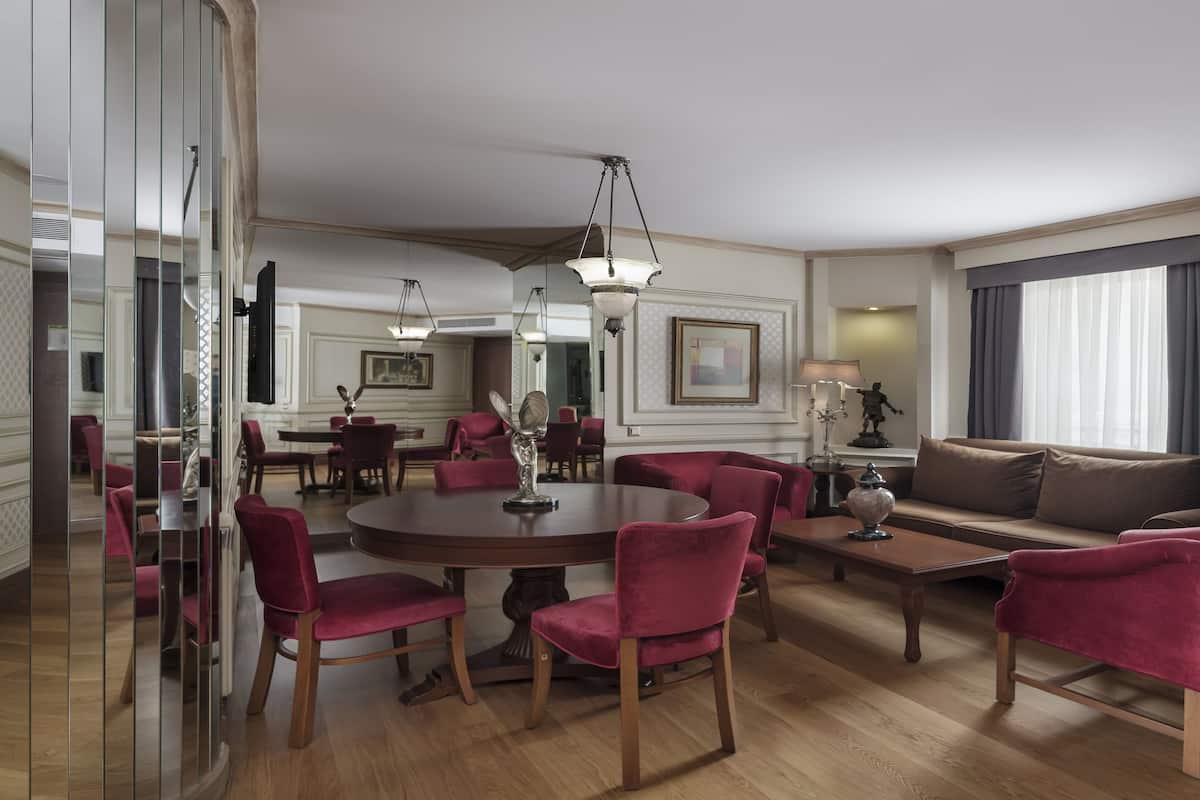 Suite, 1 letto king, balcone | 1 camera, biancheria in cotone egiziano