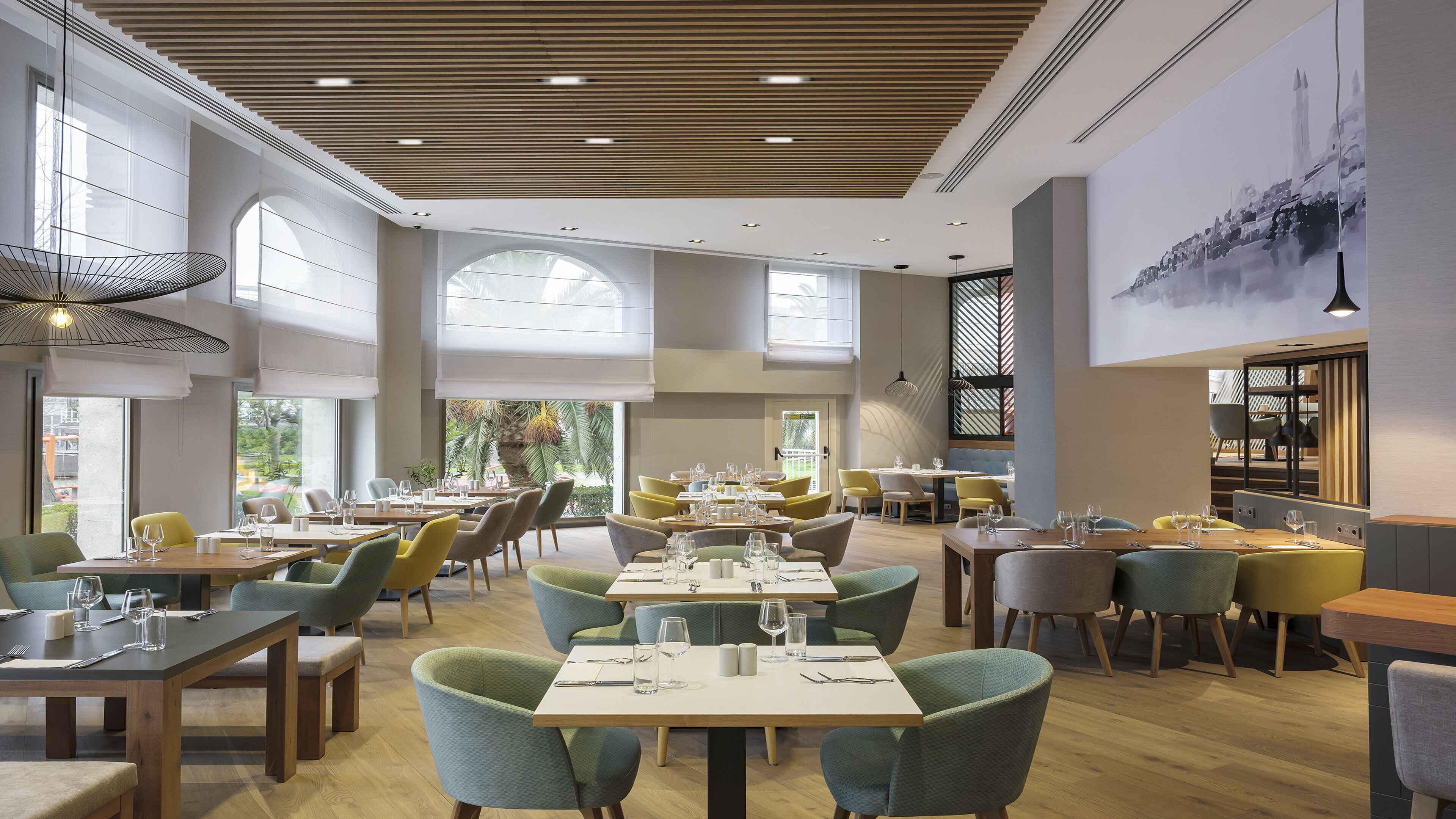 Breakfast, lunch and dinner served