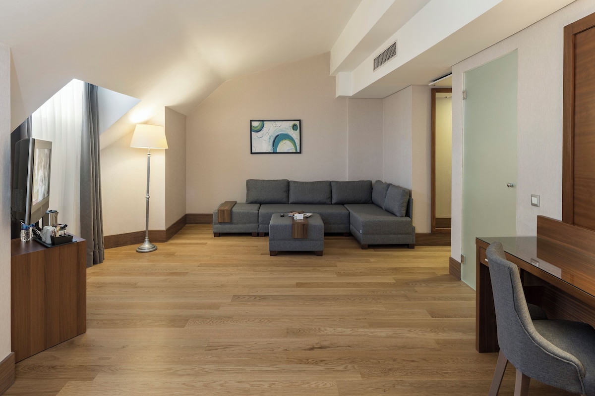 1 bedroom, Egyptian cotton sheets, premium bedding, Select Comfort beds
