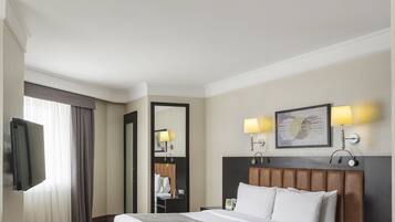 Standard Room, 1 Queen Bed, Balcony | 1 bedroom, Egyptian cotton sheets, premium bedding, Select Comfort beds