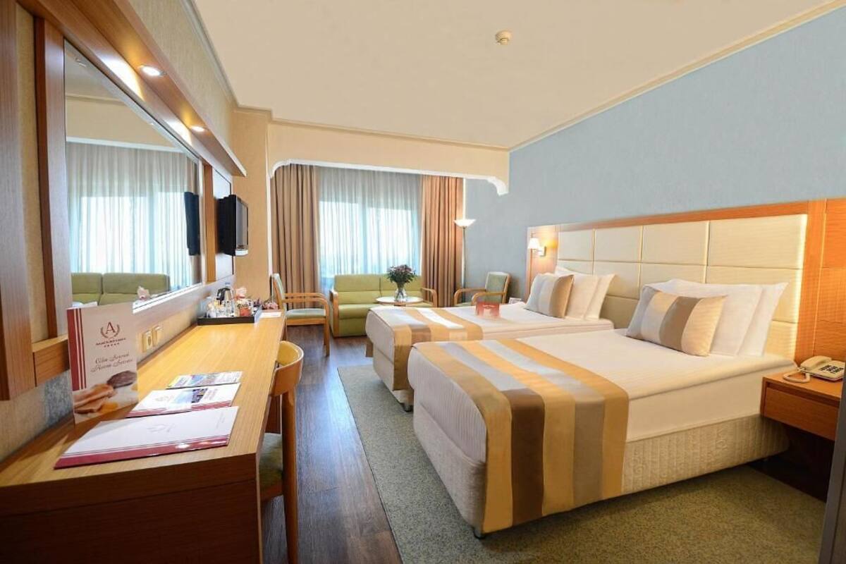 Premium bedding, pillow-top beds, minibar, in-room safe