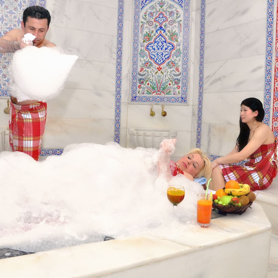 Couples treatment rooms, sauna, hot tub, steam room, Turkish bath