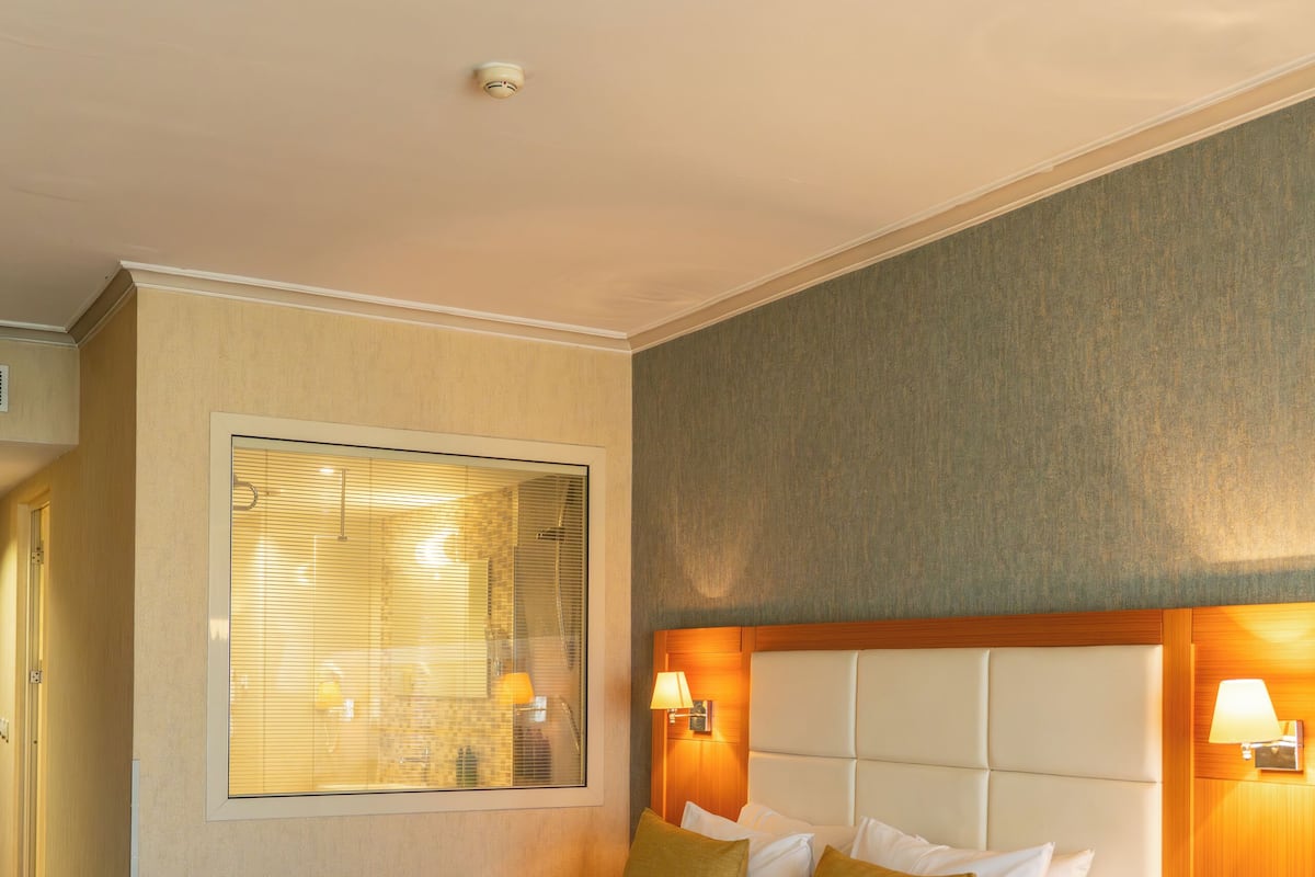 Premium bedding, pillowtop beds, minibar, in-room safe