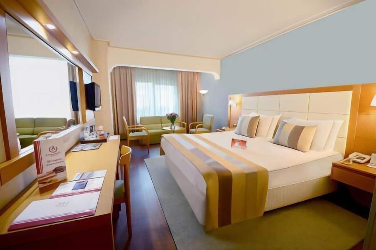 Biancheria da letto di alta qualità, materassi a doppio strato, minibar