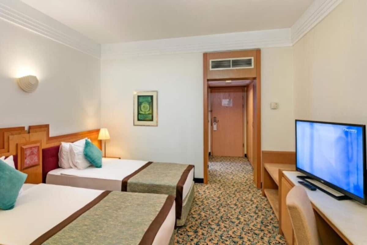 Hochwertige Bettwaren, Minibar, Zimmersafe, Schreibtisch