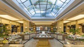 HĂ€r finns 3 restauranger som serverar frukost.