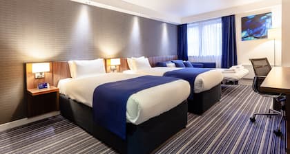 Holiday Inn Express Edinburgh Airport by IHG