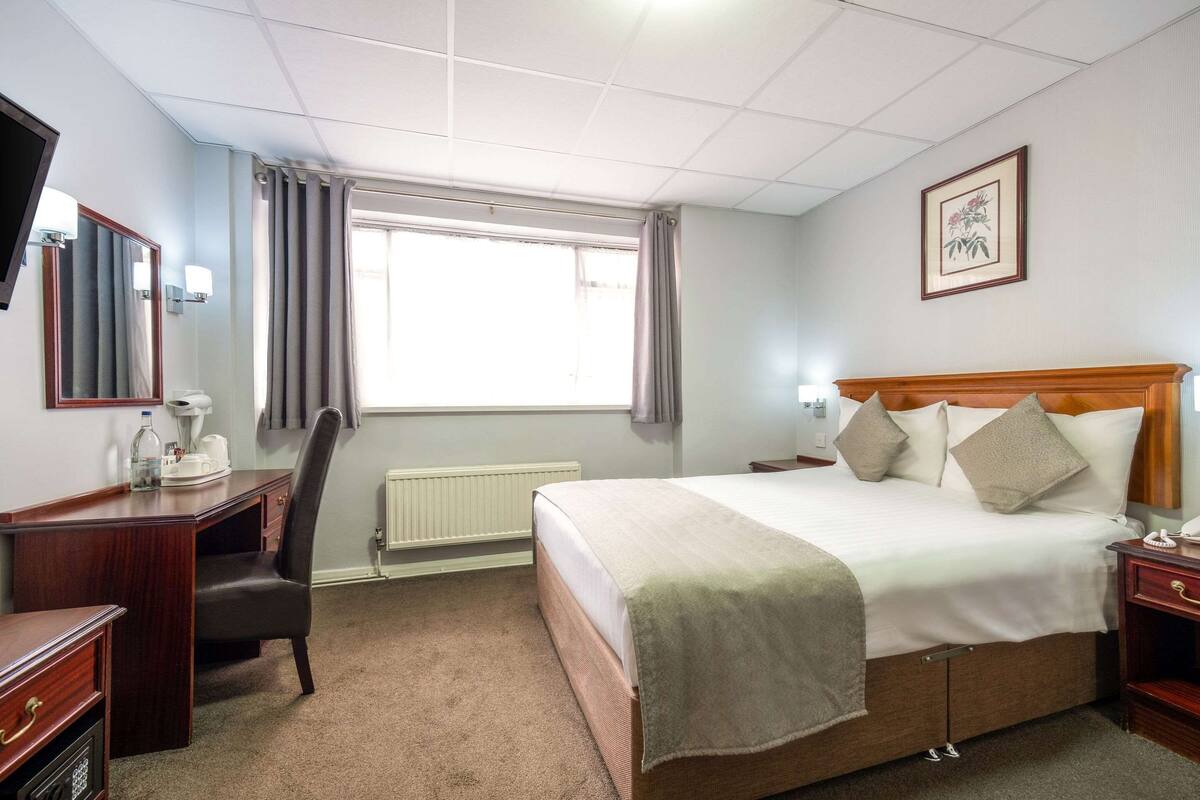 Quite Double Room, Non Smoking | أغطية فراش متميزة وأسرّة سليكت كومفورت ومكتب ومكواة/لوح كي