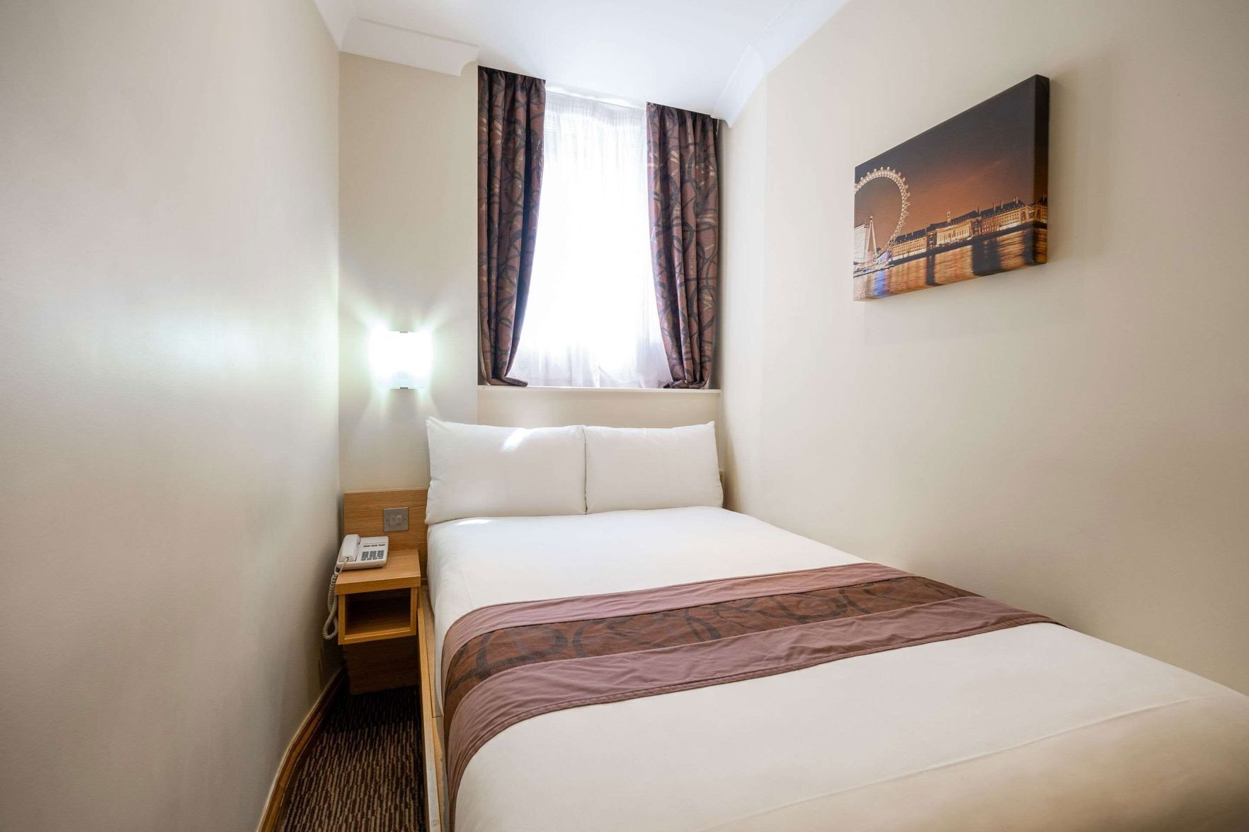 In-room safe, desk, iron/ironing board, free WiFi