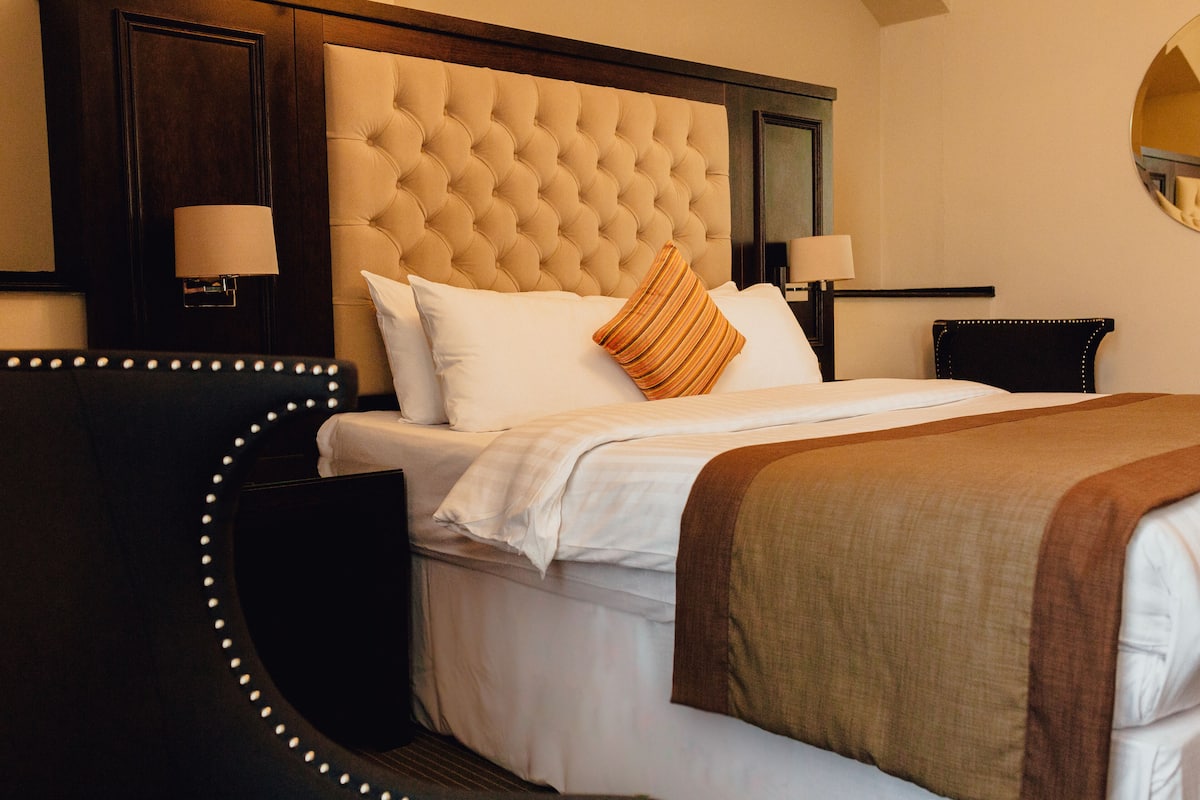 Standard Double Room | Individually furnished, desk, iron/ironing board, free WiFi