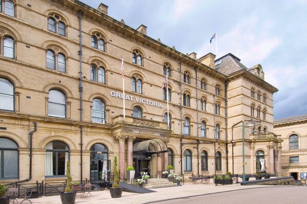 Front of property - Great Victoria Hotel (Bradford)