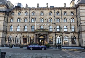 JPENTHOUSE | View from room - Great Victoria Hotel (Bradford)