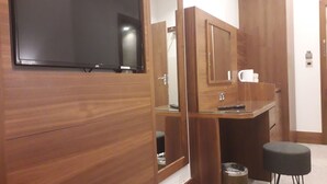 Room amenity - Leisure Inn Hotel (London)