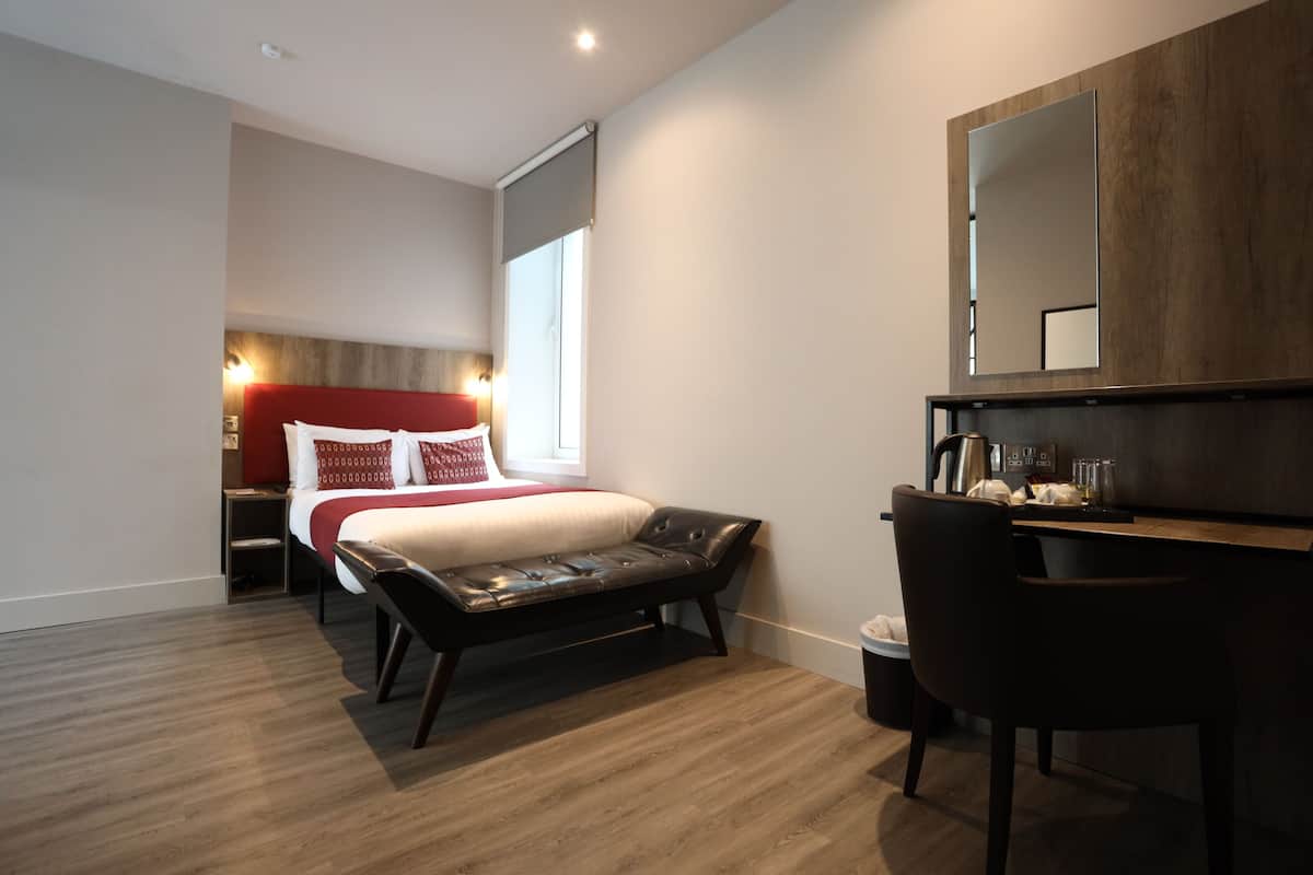Chambre Double Supérieure | Literie hypoallergénique, coffres-forts dans les chambres, bureau