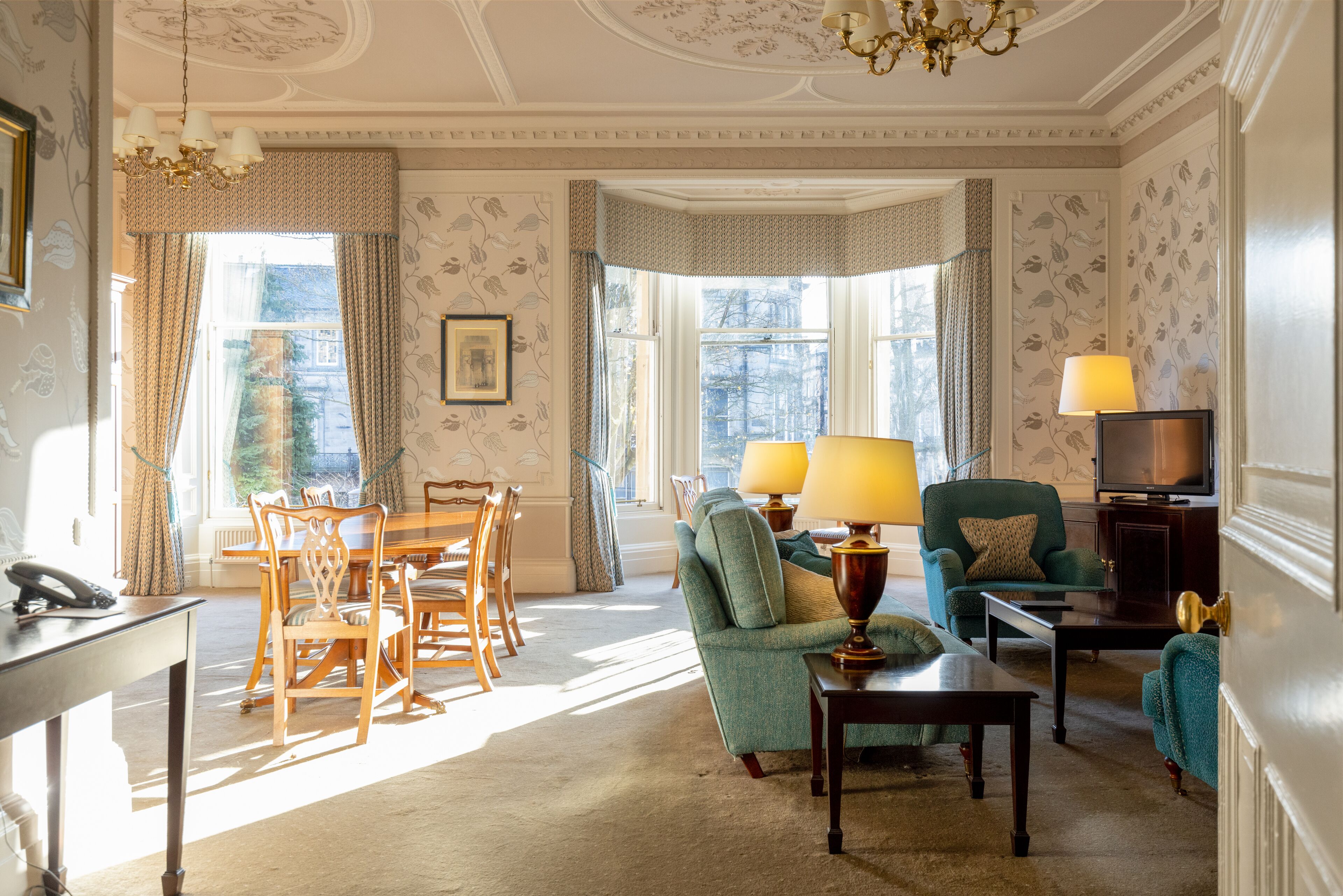 Suite | Sengetøy av topp kvalitet, safe på rommet og skrivebord