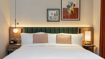 Room (Ambassador) | Peralatan tempat tidur premium, peti besi dalam bilik