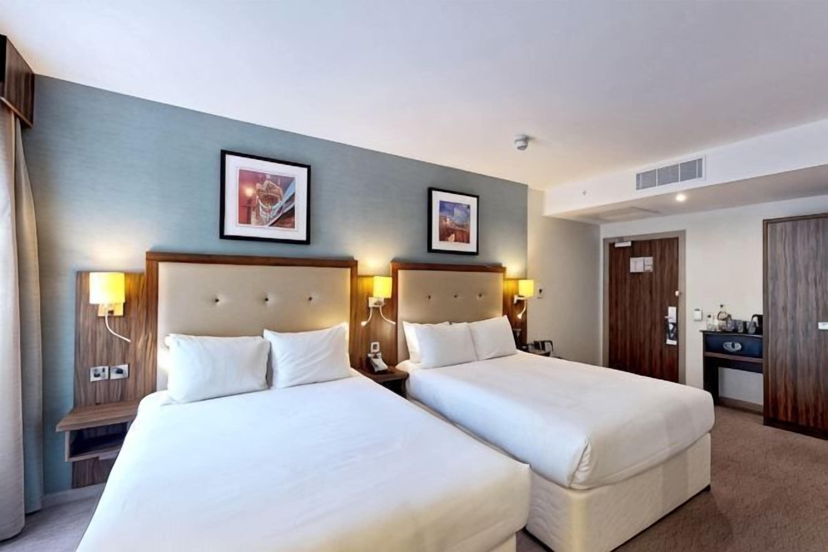 Hypo-allergenic bedding, in-room safe, desk, laptop workspace