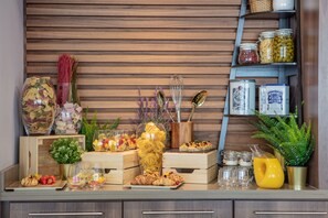 Daily buffet breakfast (GBP 18 per person)