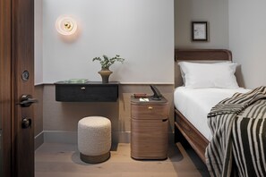 华丽单人房 | 迷你吧、客房内保险箱、隔音、熨斗/熨衣板