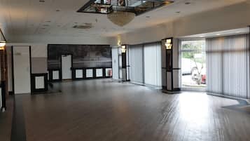 Pernikahan indoor