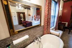 Deluxe Double Room, Ensuite (Beaumont) | Bathroom - Caravelli (Loughborough)