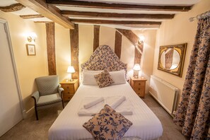 Deluxe Double Room, Ensuite (Despenser ) | 1 bedroom - Caravelli (Loughborough)