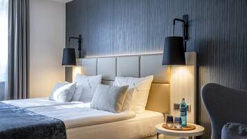 Business Double Room | 1 bedroom, minibar, in-room safe, desk