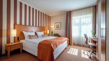 Classic Double Room | 1 bedroom, minibar, in-room safe, desk