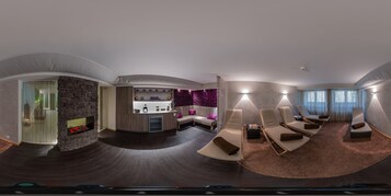 Couples treatment rooms, sauna