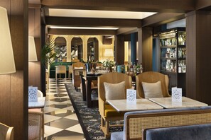 Frokostbuffé hver dag (EUR 25 per person)