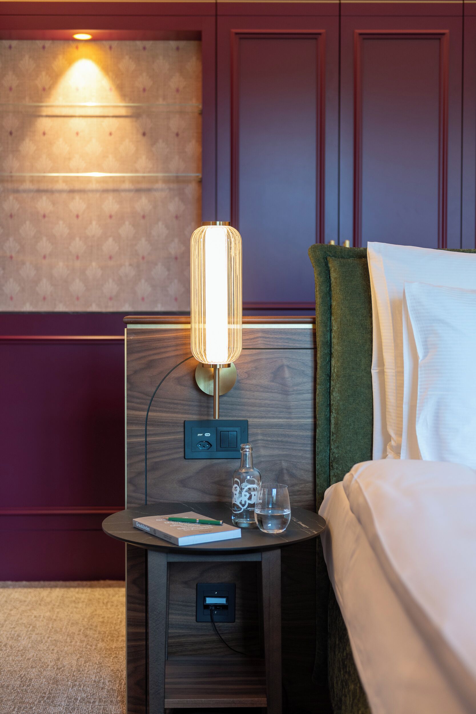 Studio Art Nouveau | Hypo-allergenic bedding, down comforters, free minibar, in-room safe