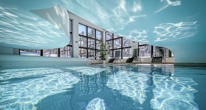 Cresta Palace