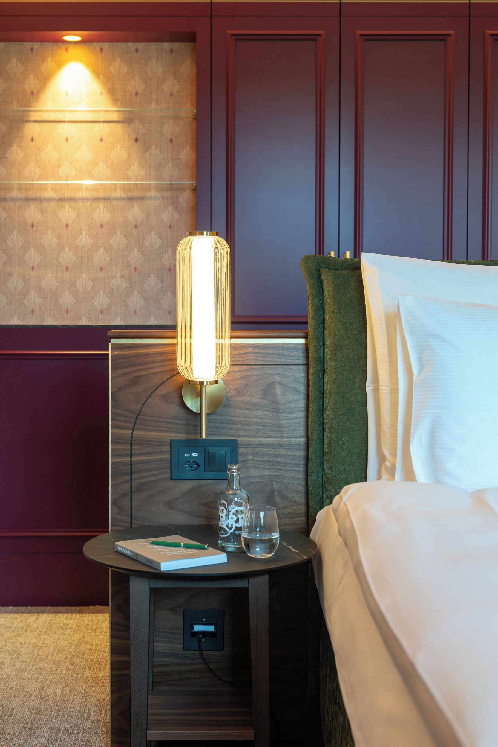 Grand Lit Art Nouveau | Hypo-allergenic bedding, down comforters, free minibar, in-room safe