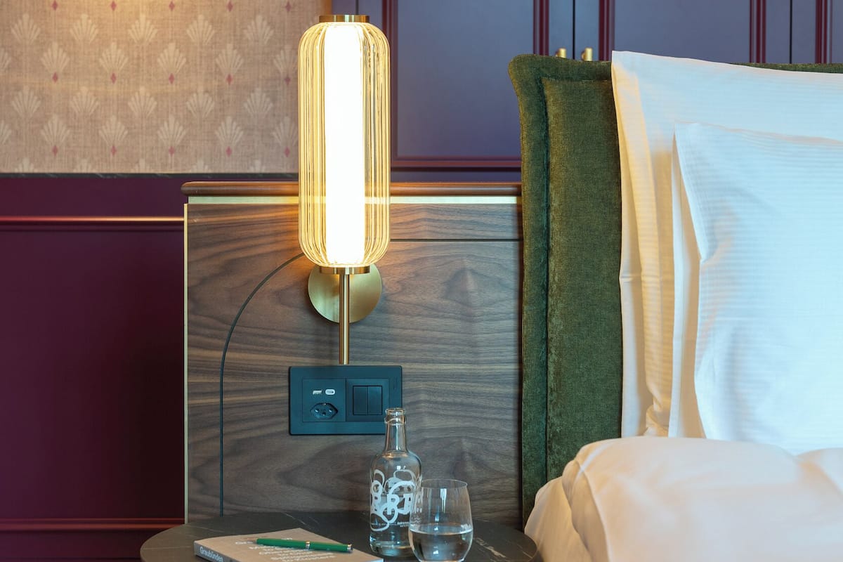 Grand Lit Art Nouveau | Hypo-allergenic bedding, down comforters, free minibar, in-room safe