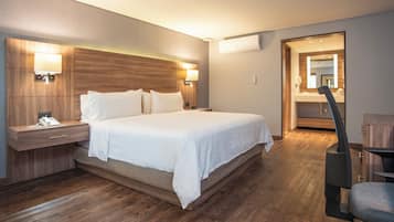 In-room safe, desk, iron/ironing board, free WiFi