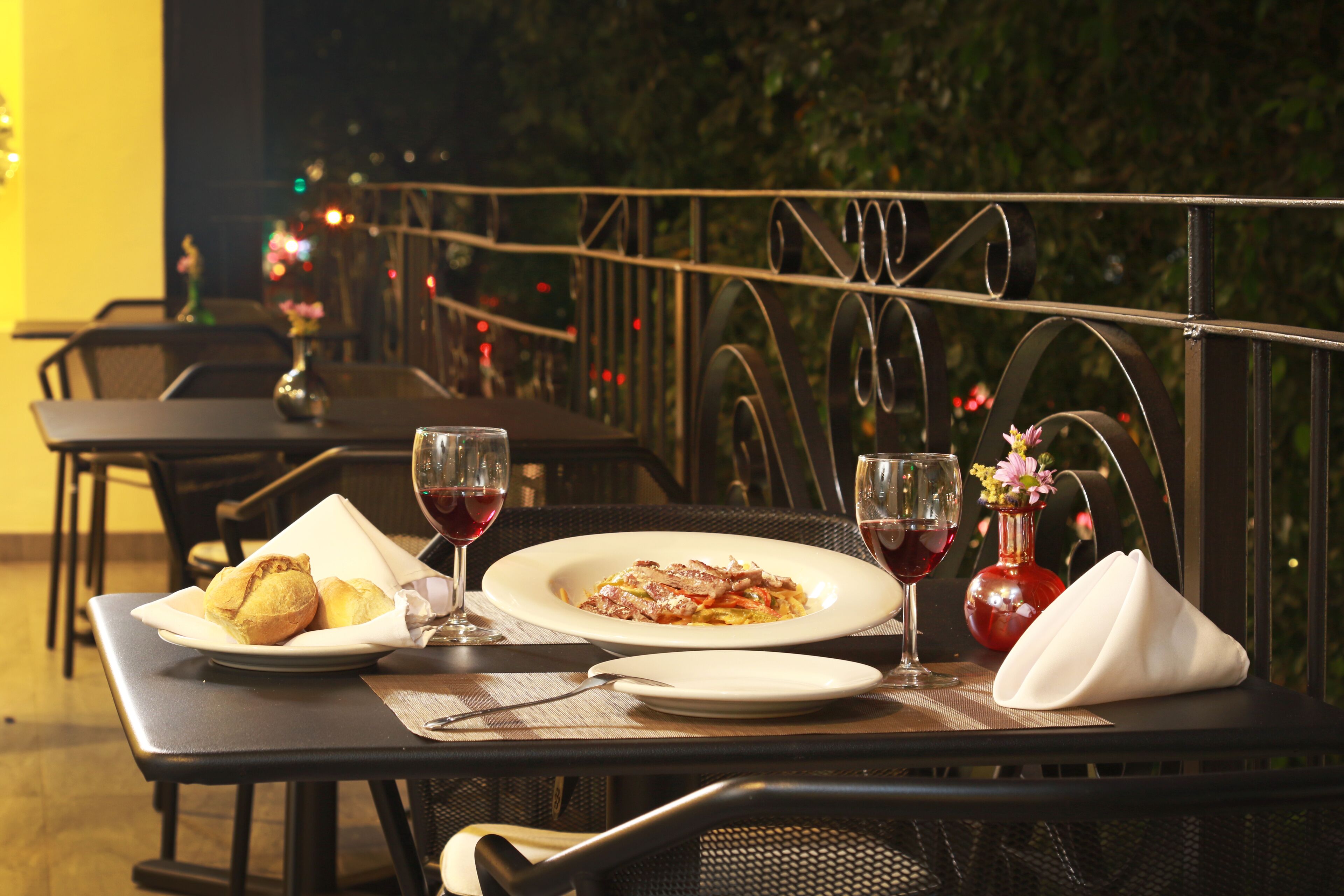 Breakfast, lunch and dinner served