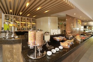 Daily buffet breakfast (MXN 230.00 per person)