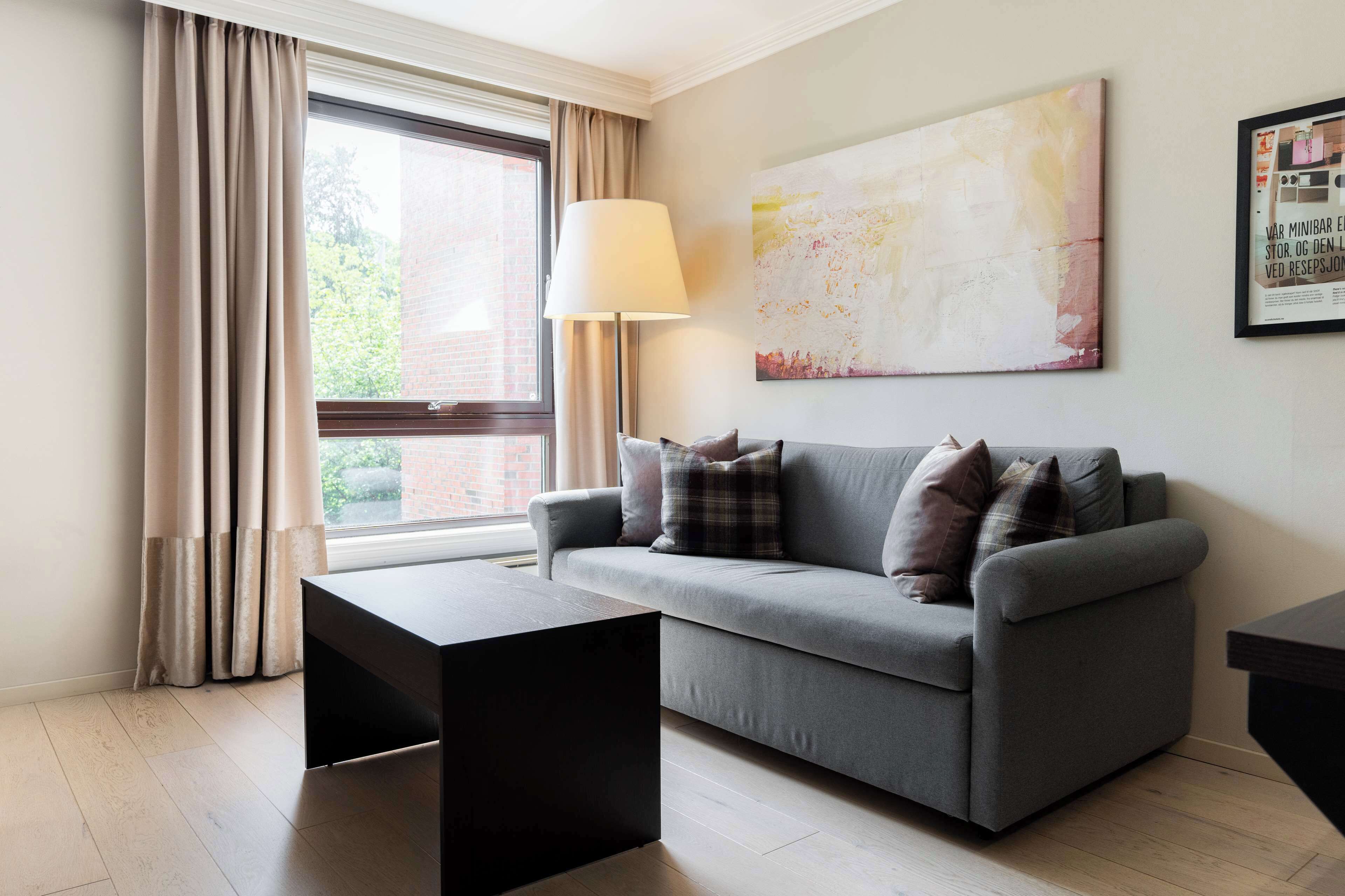 standard twin room | 1 bedroom, premium bedding, pillow-top beds, desk