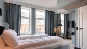 Standard Room, 1 Katil Raja (King) (Standard) | Meja, Wi-fi percuma, cadar katil 