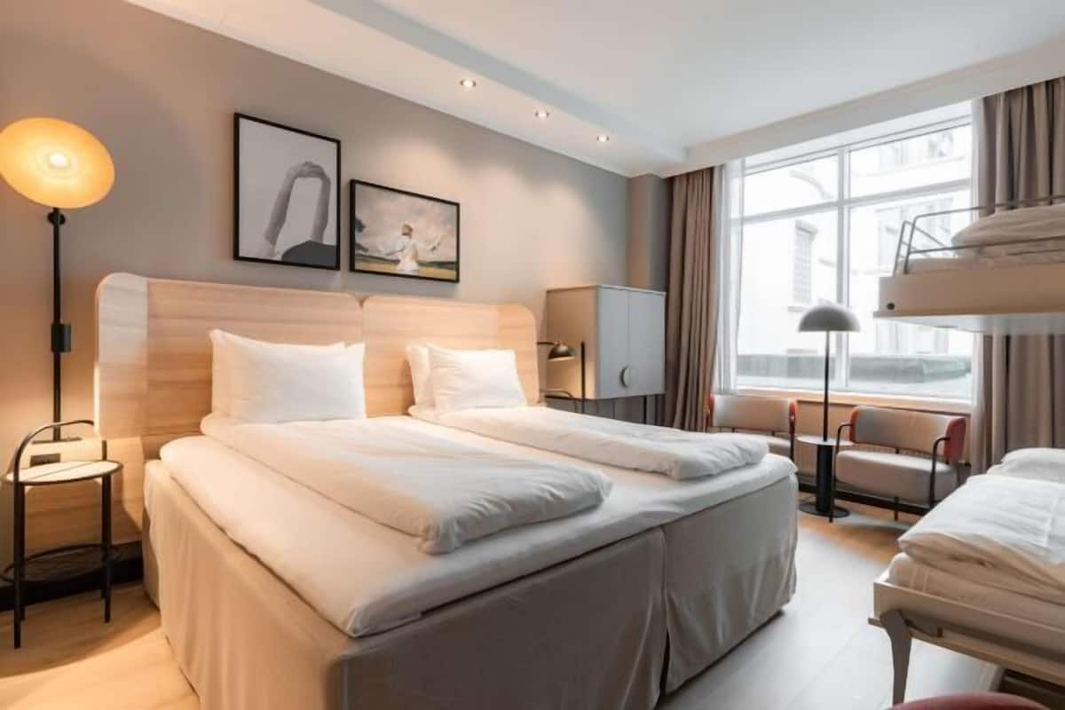1 bedroom, desk, free WiFi, bed sheets