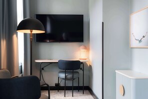 Standard Room, 1 King Bed (Standard)