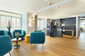 Single Room | Reception